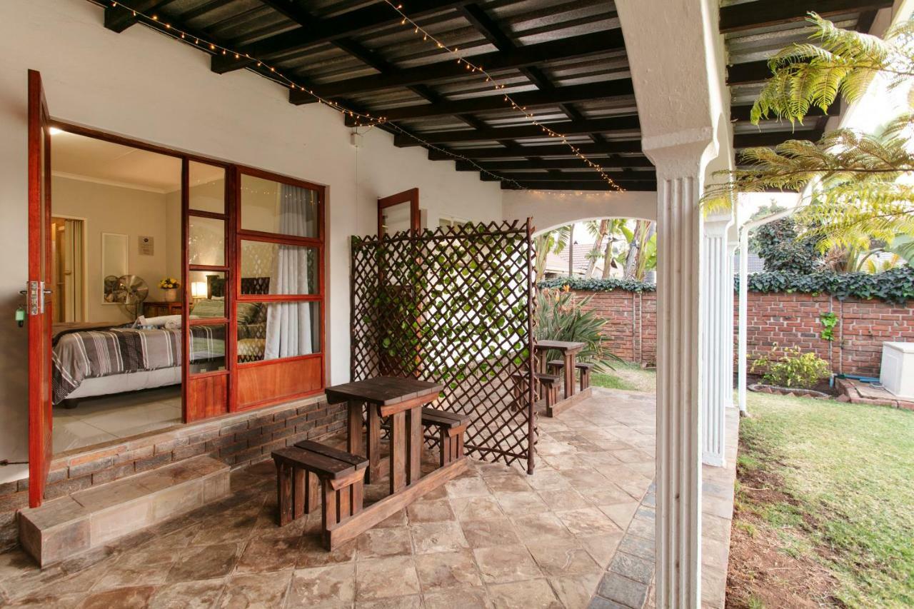 Dům (200 m²), pokoje: 1, vlastní koupelny: 2, destinace: Garsfontein Pretoria-Noord Exteriér fotografie